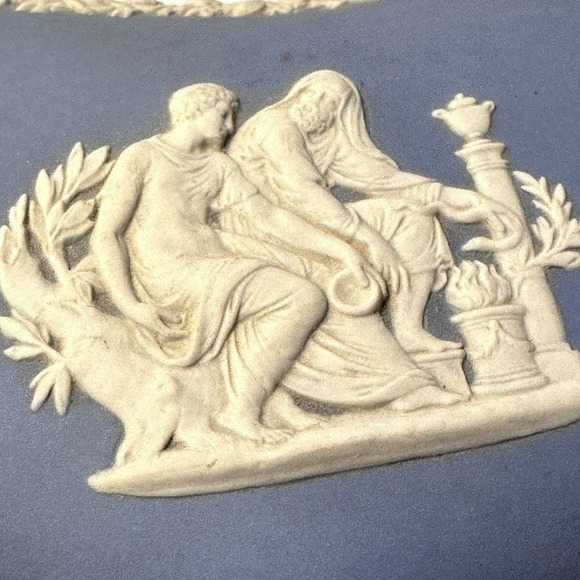 Wedgwood Blue Jasperware Heart Trinket Box Asclepius Design 5.5" - Picture 6 of 8